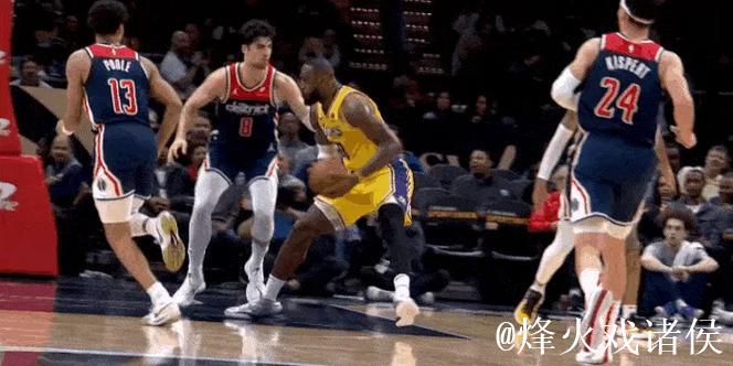 末节挺身而出!怀特全场空砍31分6篮板1助攻1抢断1封盖 末节挺身而出!怀特全场空砍31分6篮板1助攻1抢断1封盖