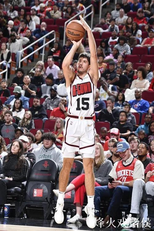 谢泼德全场17投仅5中,三分9中3得14分3篮板1助攻2抢断1封盖 谢泼德全场17投仅5中,三分9中3得14分3篮板1助攻2抢断1封盖